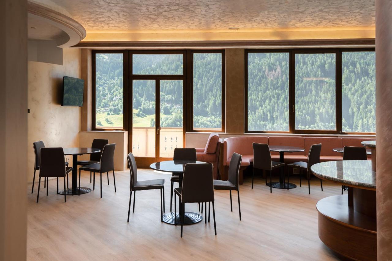 Hotel Vezza Alpine Lodge & Spa Vezza dʼOglio Extérieur photo